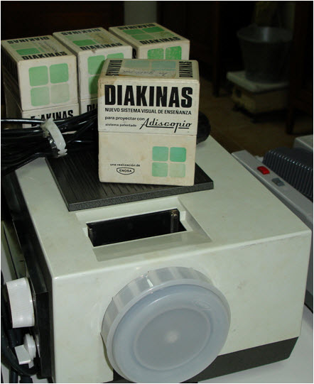 Adiscopio (Proyector) y caja de diakinas ENOSA. Año: 1978