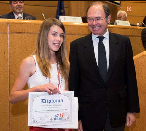 Entrega el premio Pio García Escudero. Presidente del Senado