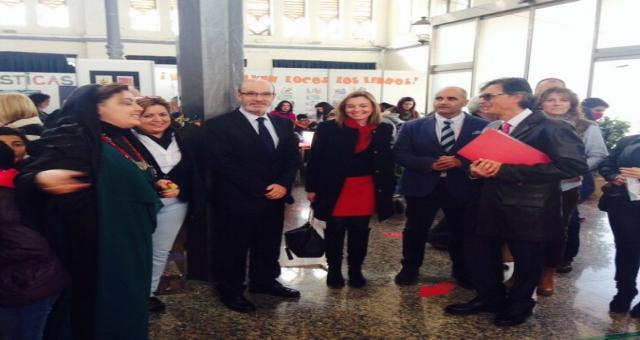 Descripción: Enseñanza y empresas del sector de las nuevas tecnologías se dan cita en el instituto María Cegarra de La Unión