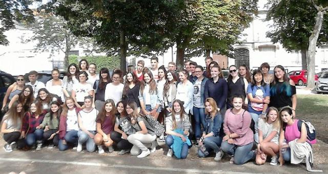Descripción: 25 alumnos de 14 institutos murcianos completan su estancia en Francia dentro del programa de intercambio Picasso