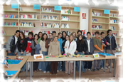 Alumnos en la exposición