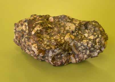 El prfido es una roca filoniana. Imagen: De Mier y Leva.