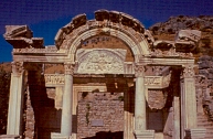 feso, Biblioteca de Celso